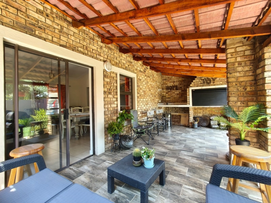 3 Bedroom Property for Sale in Grimbeeck Park North West